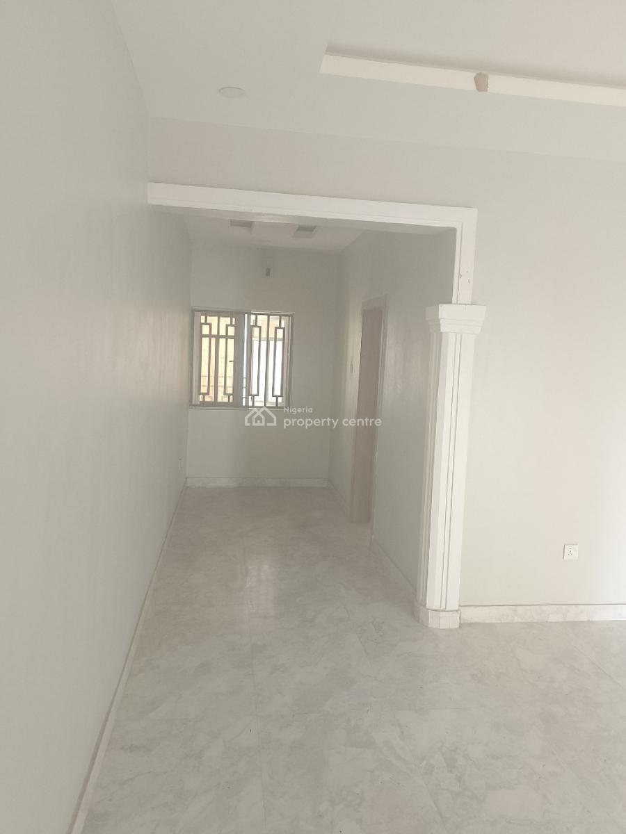 2 Bedroom Apartment Upstairs, Lekki, Lagos, Flat / Apartment for Rent