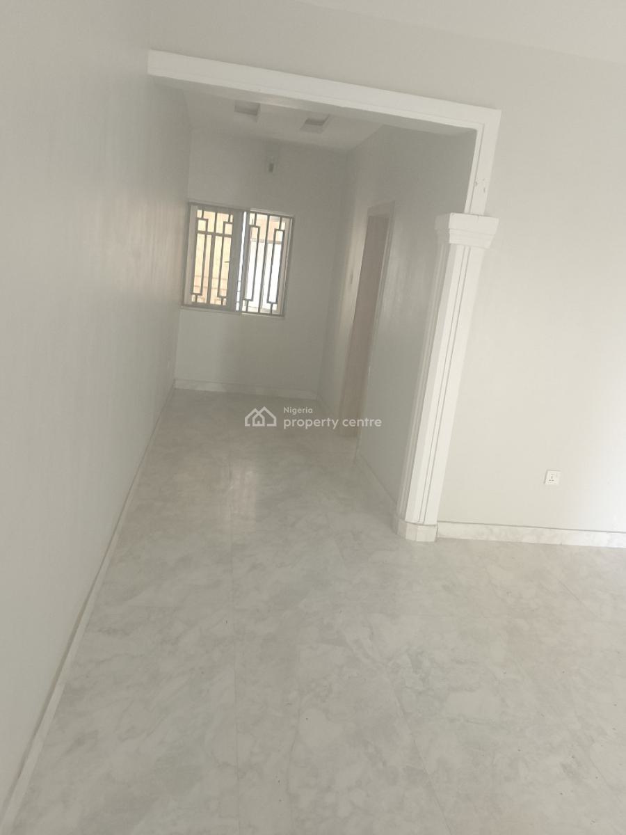 2 Bedroom Apartment Upstairs, Lekki, Lagos, Flat / Apartment for Rent