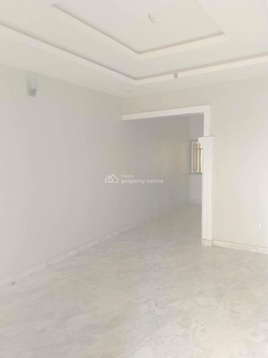 2 Bedroom Apartment Upstairs, Lekki, Lagos, Flat / Apartment for Rent