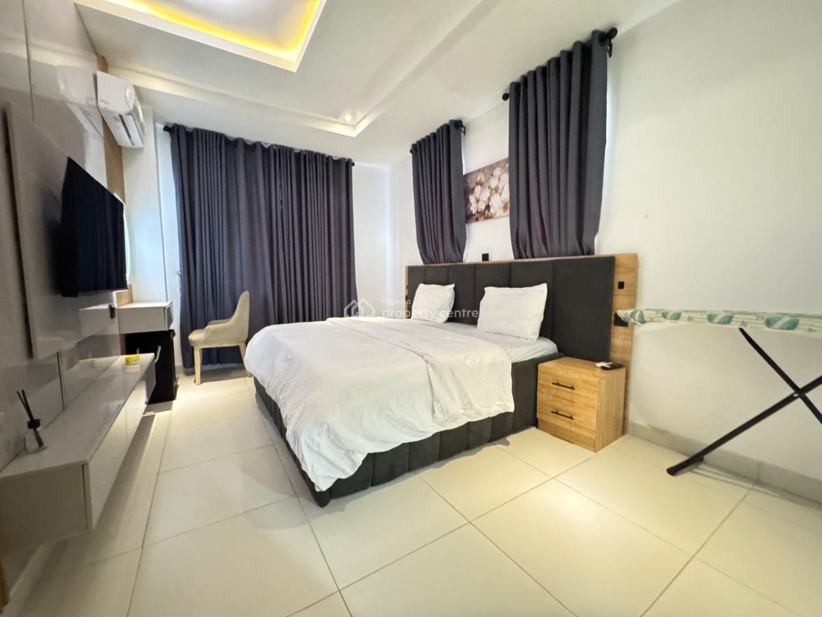 Luxury 2bedroom Apartment with Pool, Ps5 in a Secure Estate, Lekki Phase 1, Lekki, Lagos, Flat / Apartment Short Let