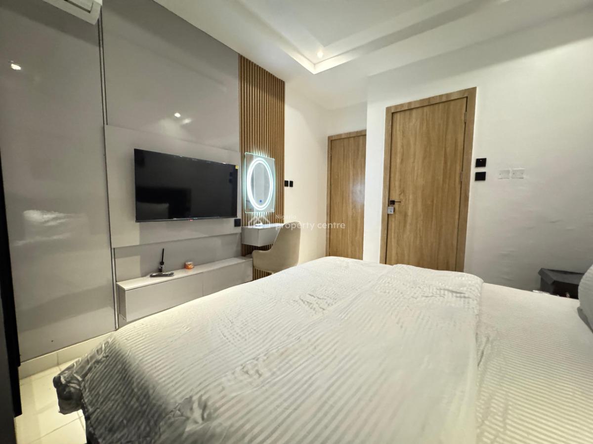 Luxury 2bedroom Apartment with Pool, Ps5 in a Secure Estate, Lekki Phase 1, Lekki, Lagos, Flat / Apartment Short Let