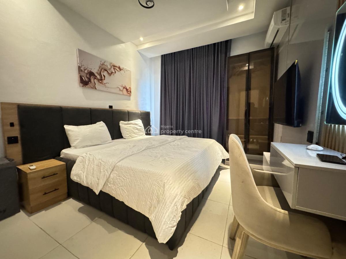 Luxury 2bedroom Apartment with Pool, Ps5 in a Secure Estate, Lekki Phase 1, Lekki, Lagos, Flat / Apartment Short Let