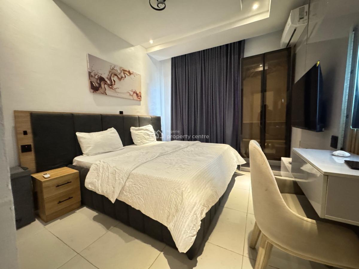 Luxury 2bedroom Apartment with Pool, Ps5 in a Secure Estate, Lekki Phase 1, Lekki, Lagos, Flat / Apartment Short Let