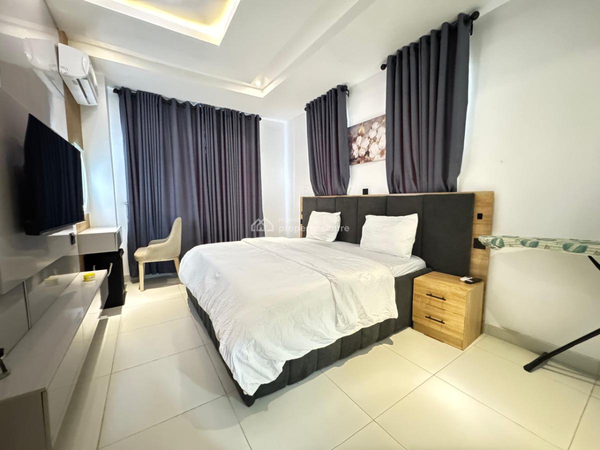 Luxury 2bedroom Apartment with Pool, Ps5 in a Secure Estate, Lekki Phase 1, Lekki, Lagos, Flat / Apartment Short Let