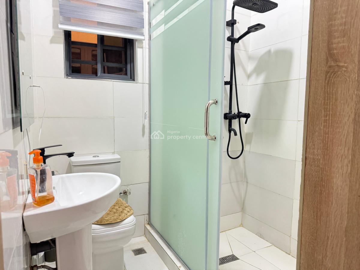 Luxury 1 Bedroom Apartment with  Pool and Ps5, Lekki Phase 1, Lekki, Lagos, Flat / Apartment Short Let
