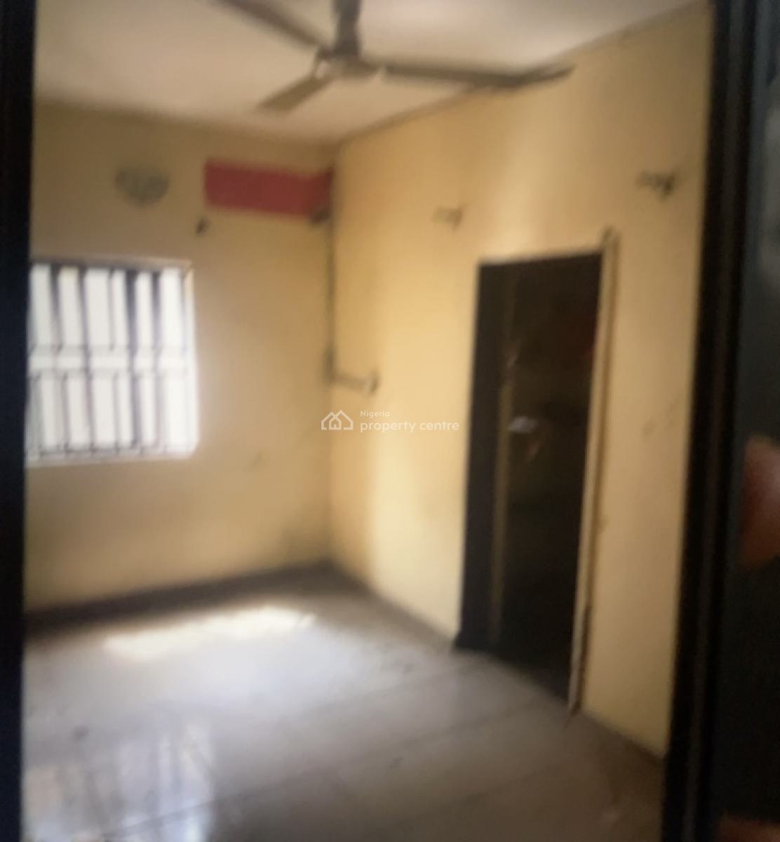 Nice Self Contain, with Store, Tarred Rd, 1st Floor, Wuye Main( Tarred Rd), Wuye, Abuja, Self Contain (single Rooms) for Rent