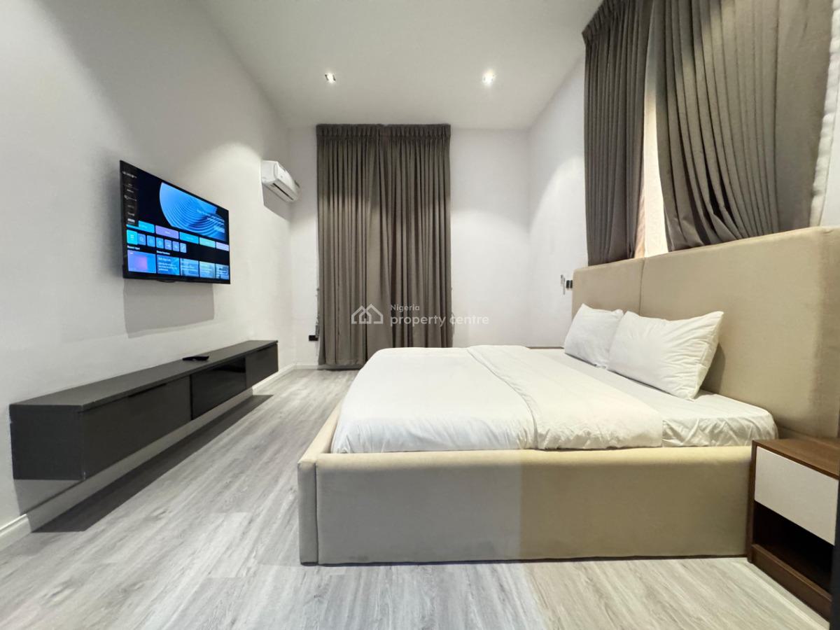 Luxury 3 Bedroom Apartment with Pool and Ps5 in a Secure Estate, Victoria Island (vi), Lagos, Flat / Apartment Short Let