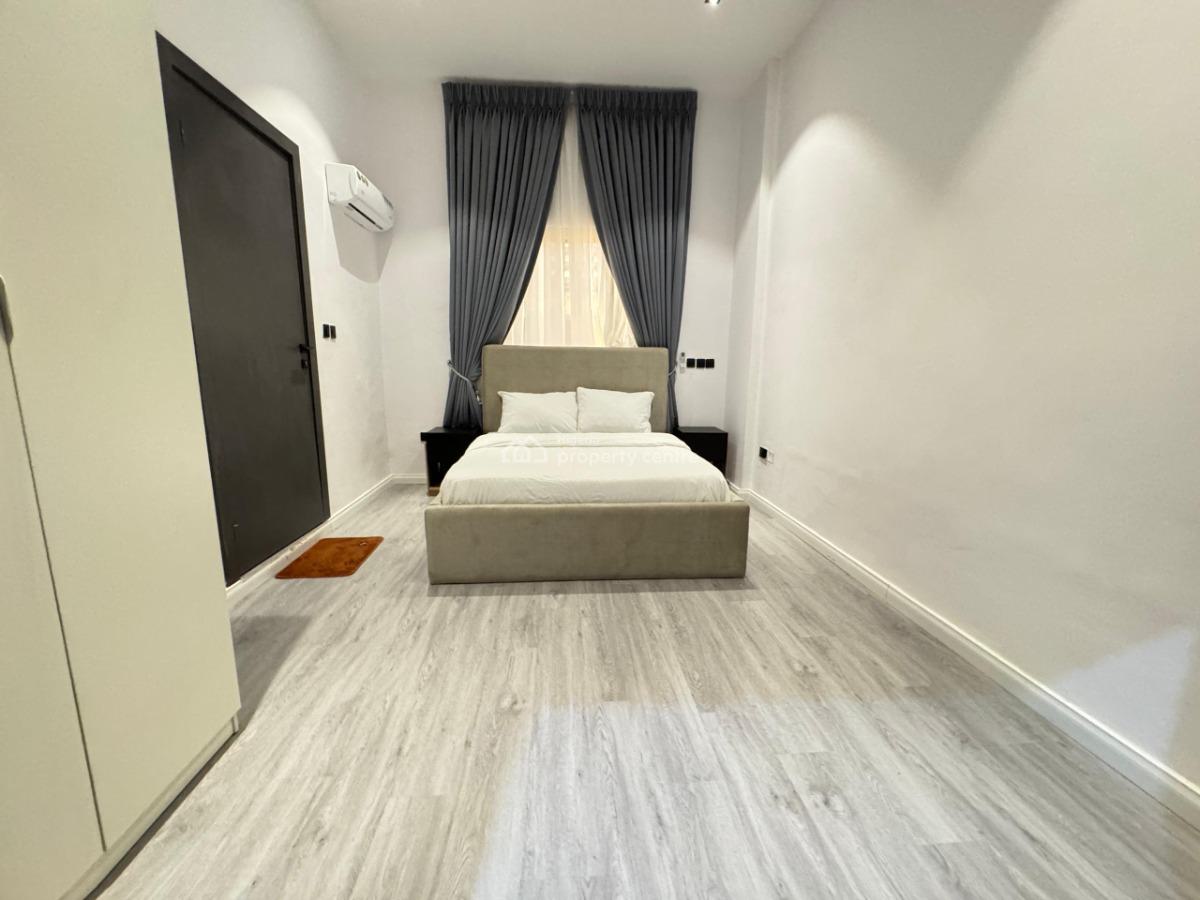 Luxury 3 Bedroom Apartment with Pool and Ps5 in a Secure Estate, Victoria Island (vi), Lagos, Flat / Apartment Short Let