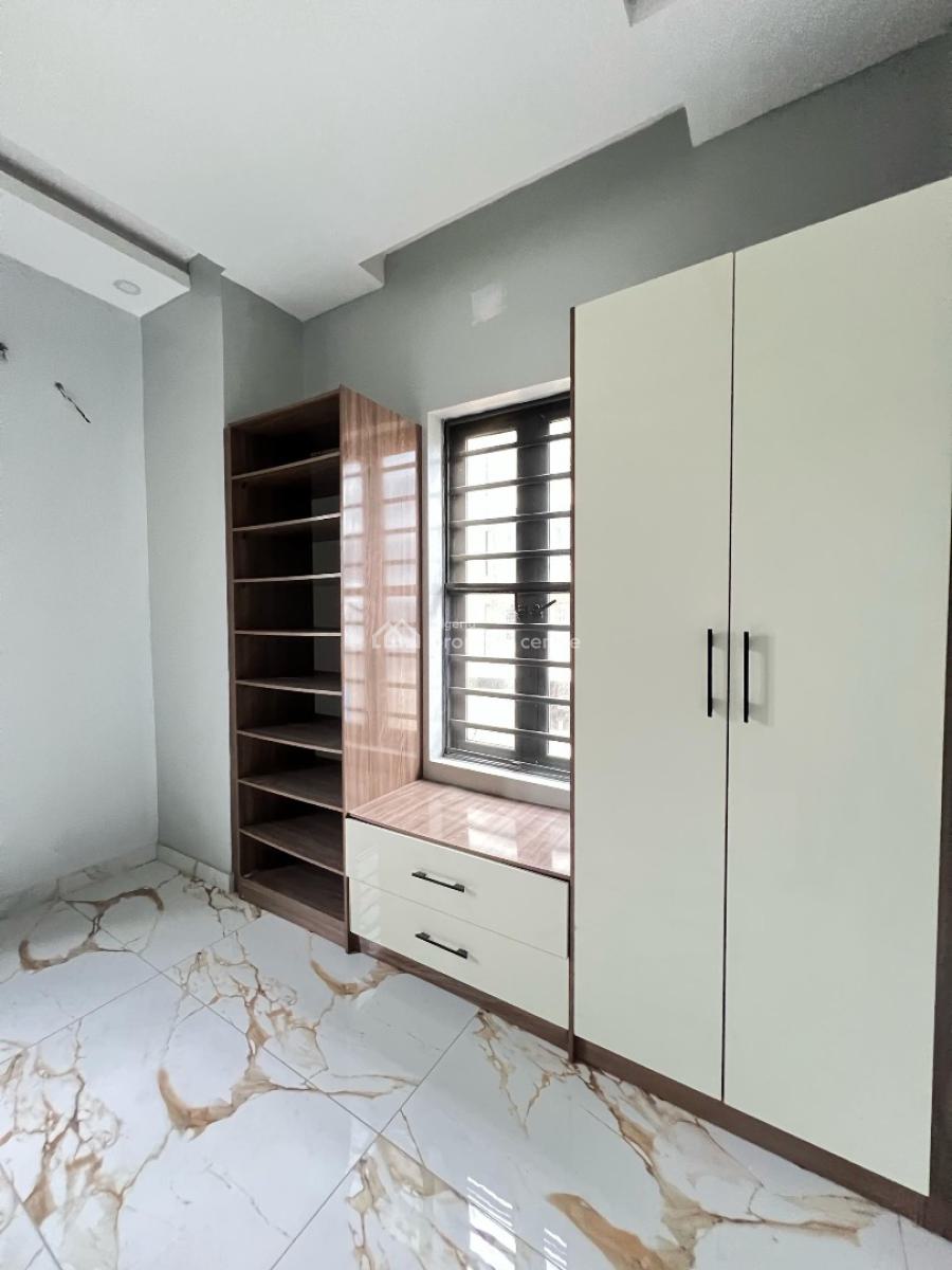 Affordable 2 Bedroom Apartment Bedroom in a Serene Environment, Lekki Phase 1, Lekki, Lagos, Flat / Apartment for Sale