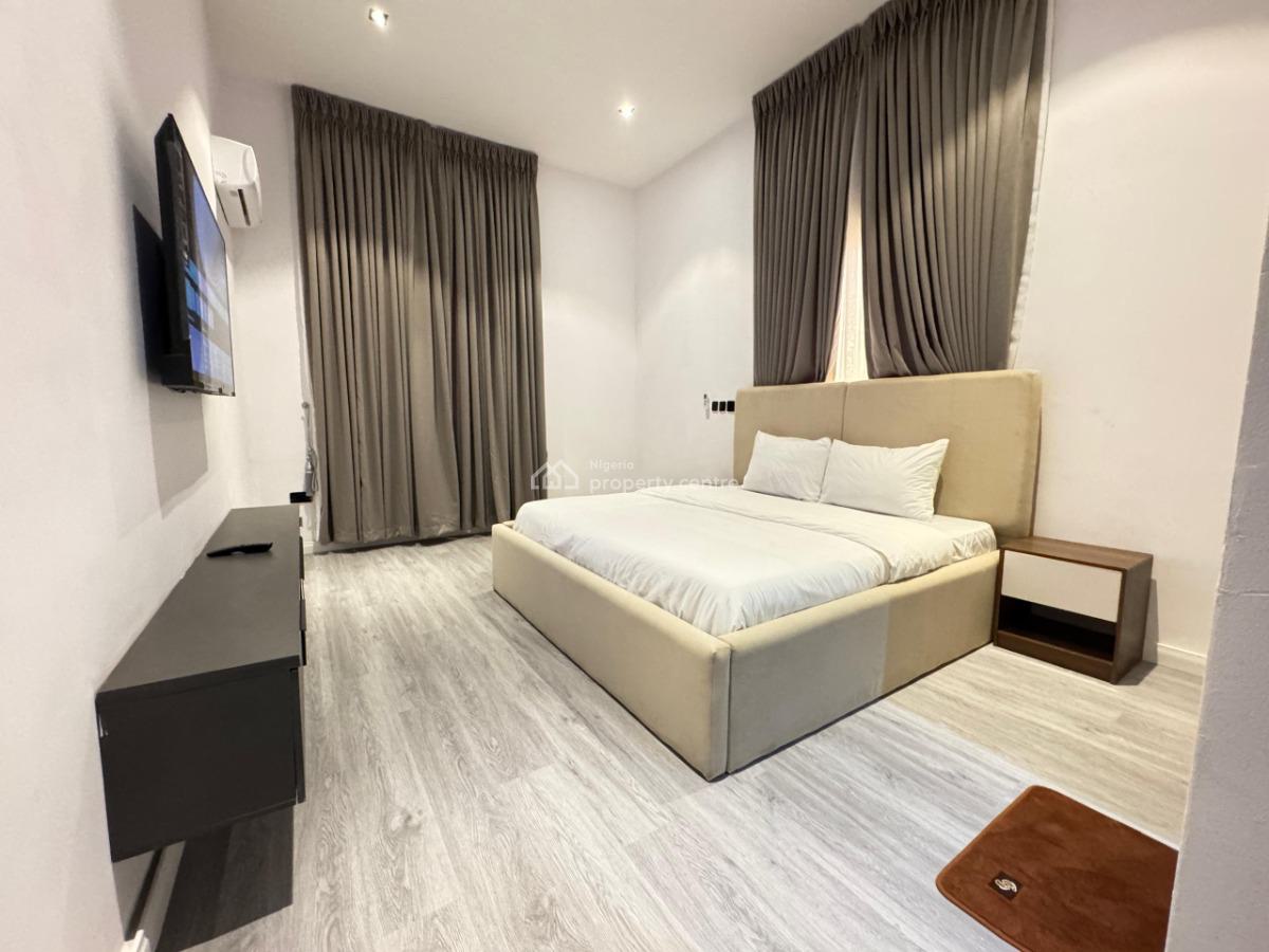 Luxury 2 Bedroom Apartment with Pool and Ps5 in a Secure Estate, Victoria Island (vi), Lagos, Flat / Apartment Short Let