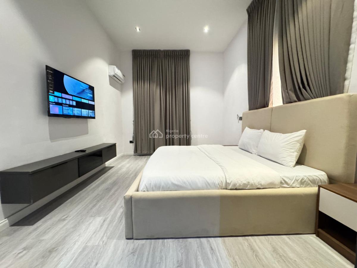 Luxury 2 Bedroom Apartment with Pool and Ps5 in a Secure Estate, Victoria Island (vi), Lagos, Flat / Apartment Short Let