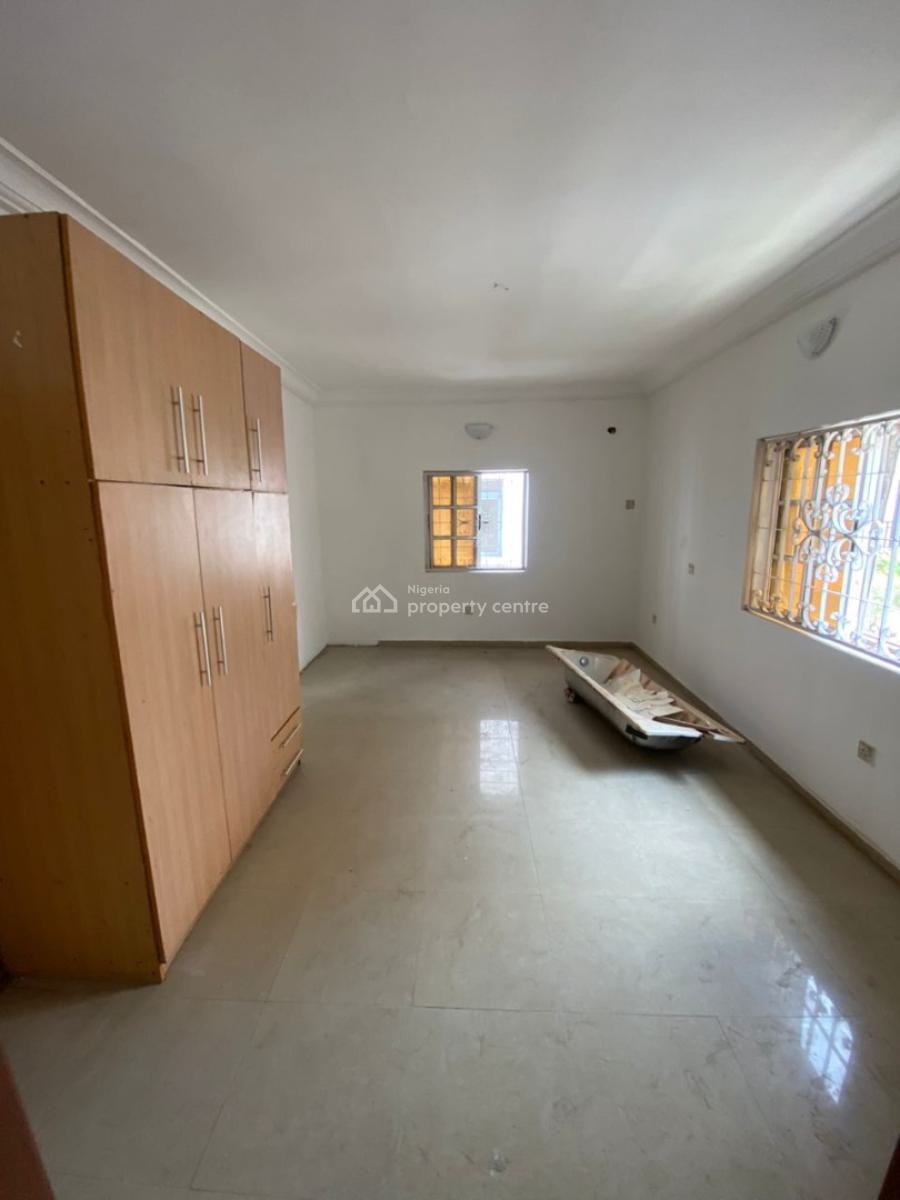 Renovated, Self Service Two (2) Bedroom Upstairs, Lekki Phase 1, Lekki, Lagos, Flat / Apartment for Rent