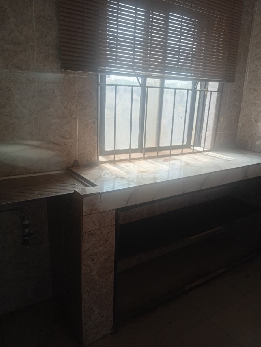 Executive Mini Flat, Martins Estate,alagbole, Ojodu Berger, Ojodu, Lagos, Mini Flat (room and Parlour) for Rent
