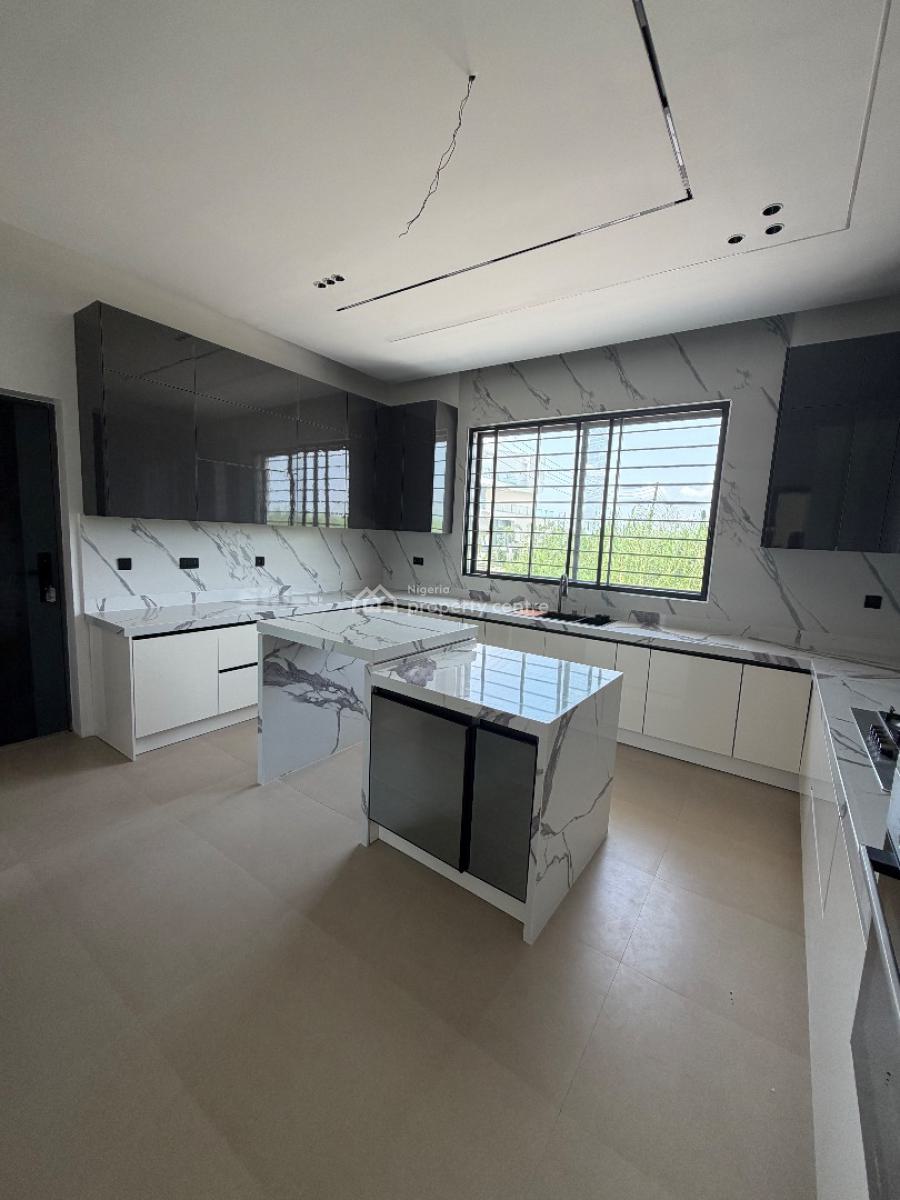 Spacious 5 Bedroom Fully Detached House with Pool, Chevron, Lekki, Lagos, Detached Duplex for Sale