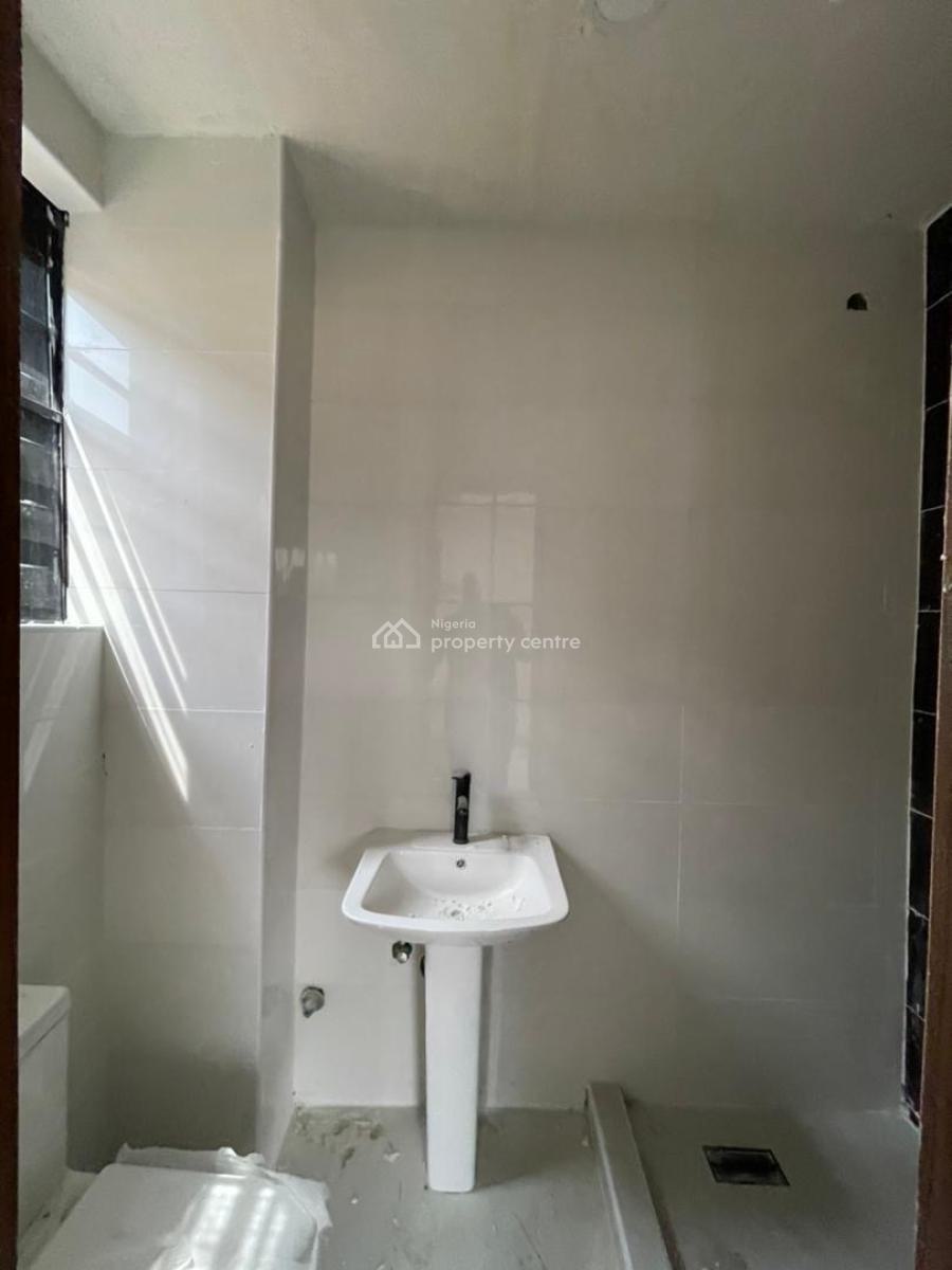 Beautiful 2 Bedroom Apartment, Ologolo, Lekki, Lagos, Flat / Apartment for Sale