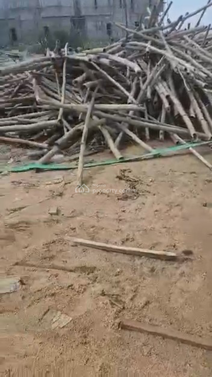 Distress 690 Sqm with Demolishable Structure, Ologolo, Lekki, Lagos, Residential Land for Sale