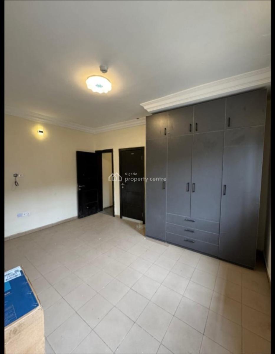 Tastefully Built 3 Bedroom, Off Admiralty Way, Lekki Phase 1, Lekki, Lagos, Flat / Apartment for Rent