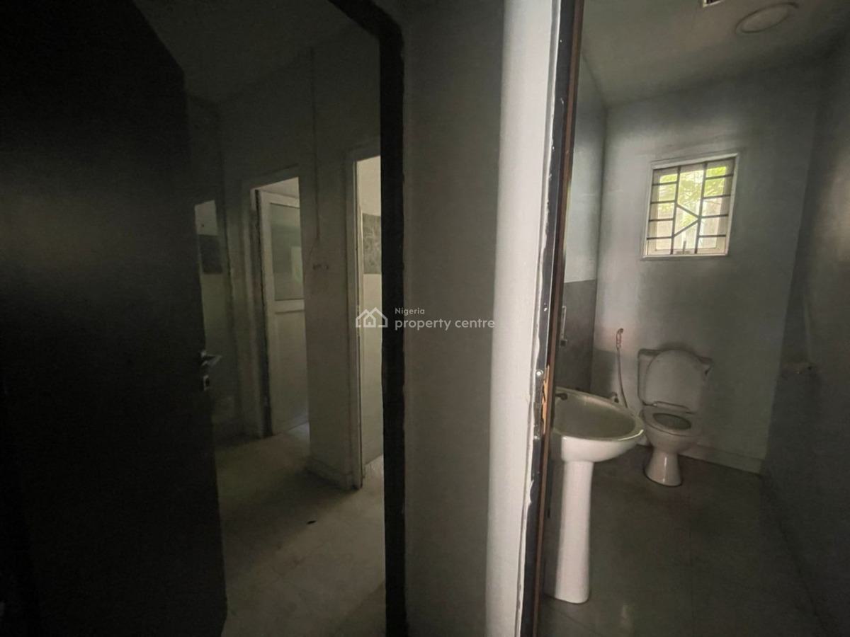 Well Spacious Cornerpiece Bungalow, Off Admiralty Way, Lekki Phase 1, Lekki, Lagos, Detached Bungalow for Rent