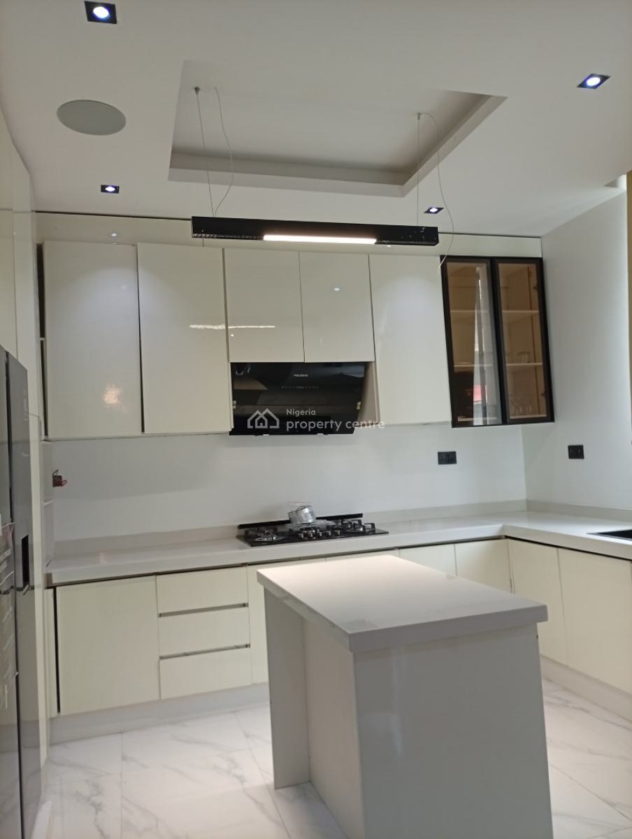 Luxury 2 Bedroom Apartment, Lekki Phase 1, Lekki, Lagos, Flat / Apartment for Sale