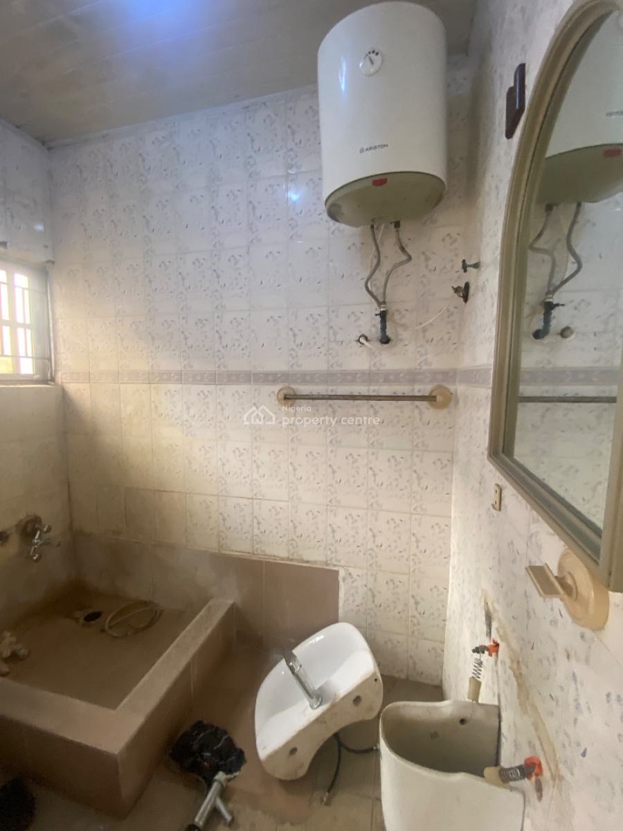 Standard 1 Bedroom, Lekki Phase 1, Lekki, Lagos, Mini Flat (room and Parlour) for Rent