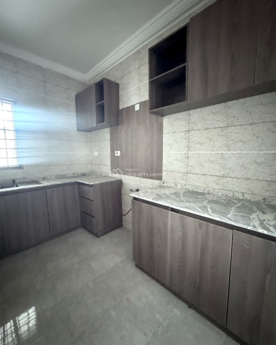 Neatly Built 3 Bedroom Apartment, Agungi, Lekki, Lagos, Flat / Apartment for Sale