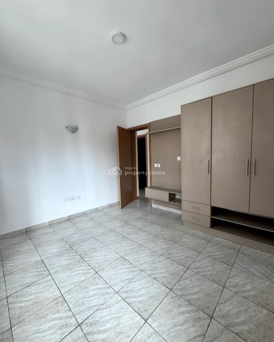 Neatly Built 3 Bedroom Apartment, Agungi, Lekki, Lagos, Flat / Apartment for Sale