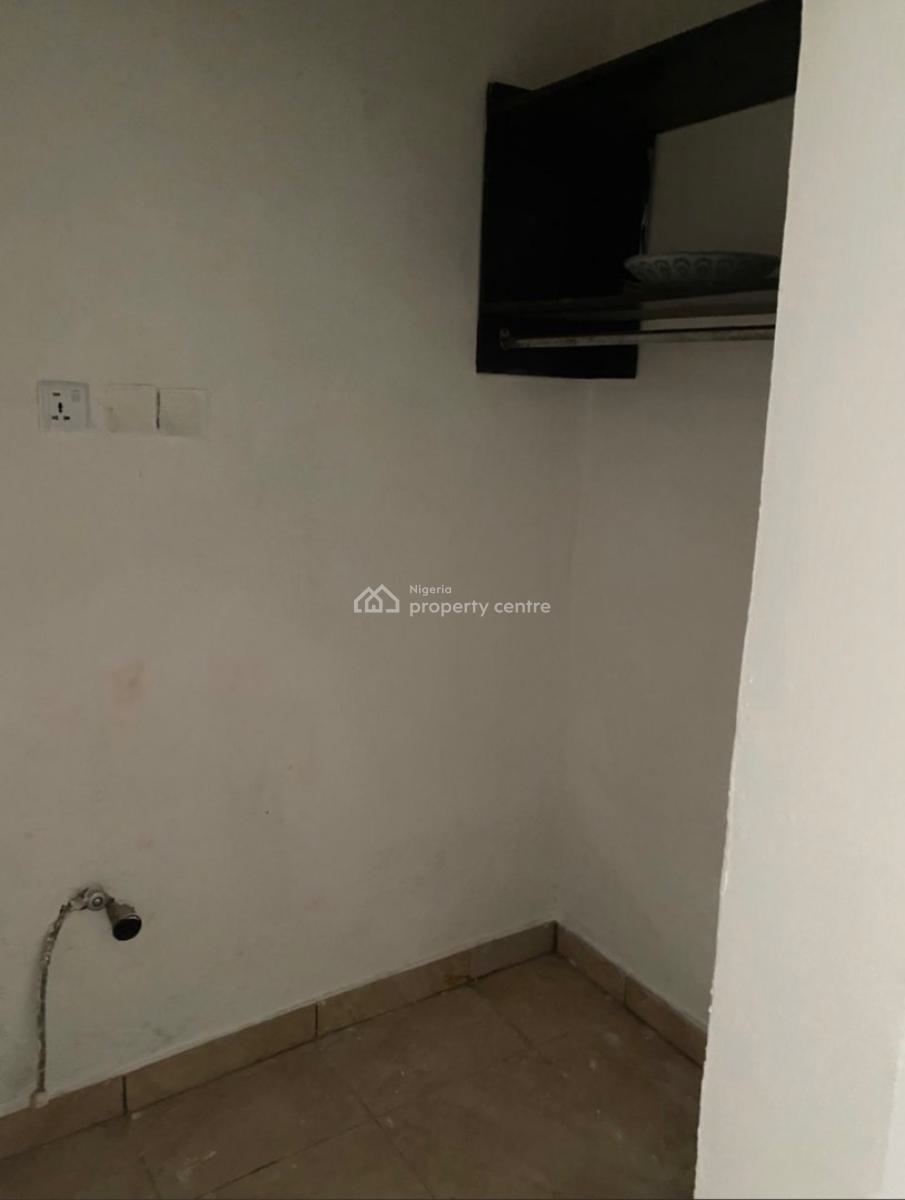 3 Bedroom Apartment Ground Floor, Omole Phase 2, Ikeja, Lagos, Flat / Apartment for Rent
