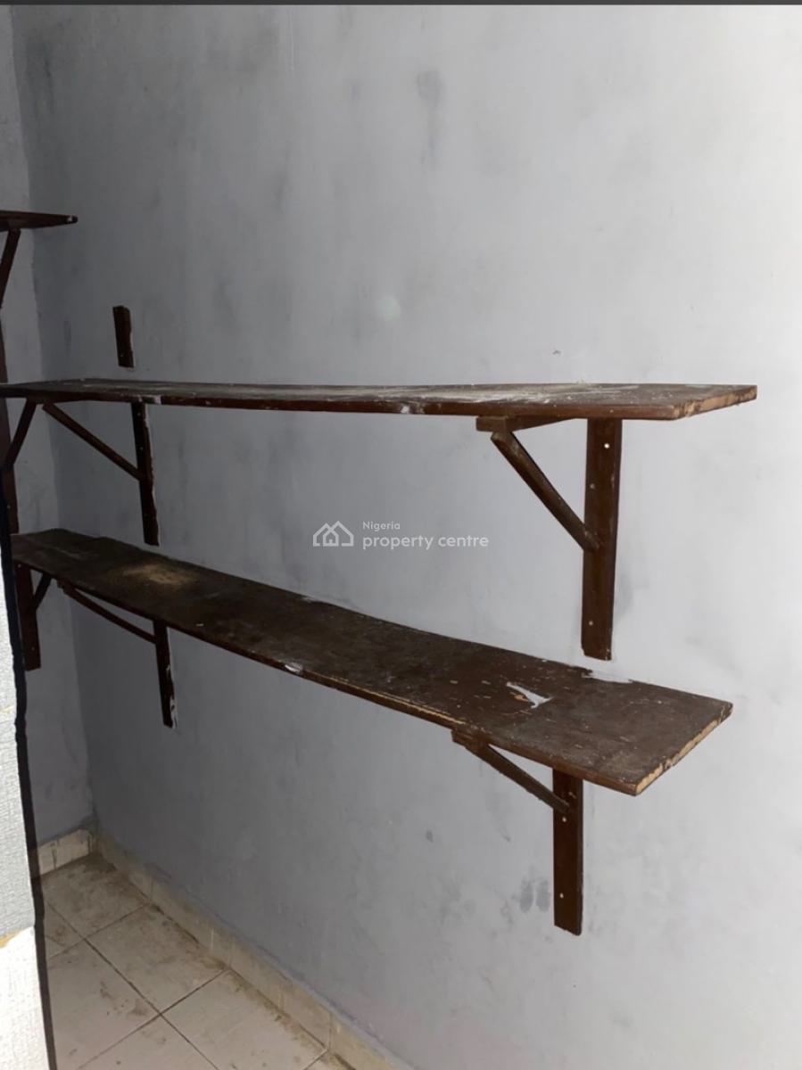 3 Bedroom Apartment Ground Floor, Omole Phase 2, Ikeja, Lagos, Flat / Apartment for Rent