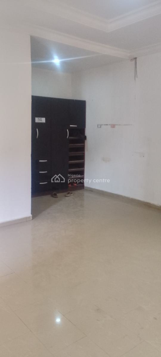 a Spacious Mini Flat, Chevron Drive Bera Estate Chevron, Lekki, Lagos, Mini Flat (room and Parlour) for Rent