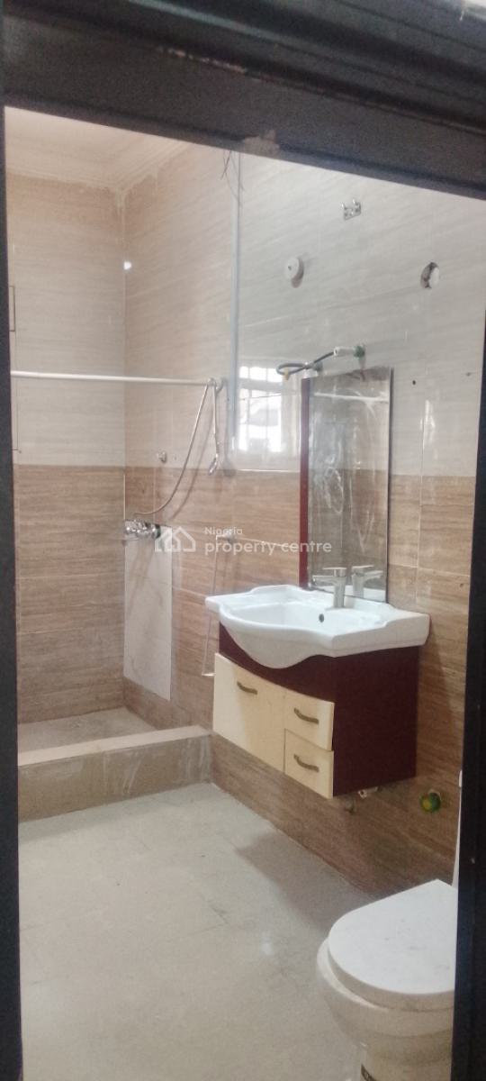 a Spacious Mini Flat, Chevron Drive Bera Estate Chevron, Lekki, Lagos, Mini Flat (room and Parlour) for Rent