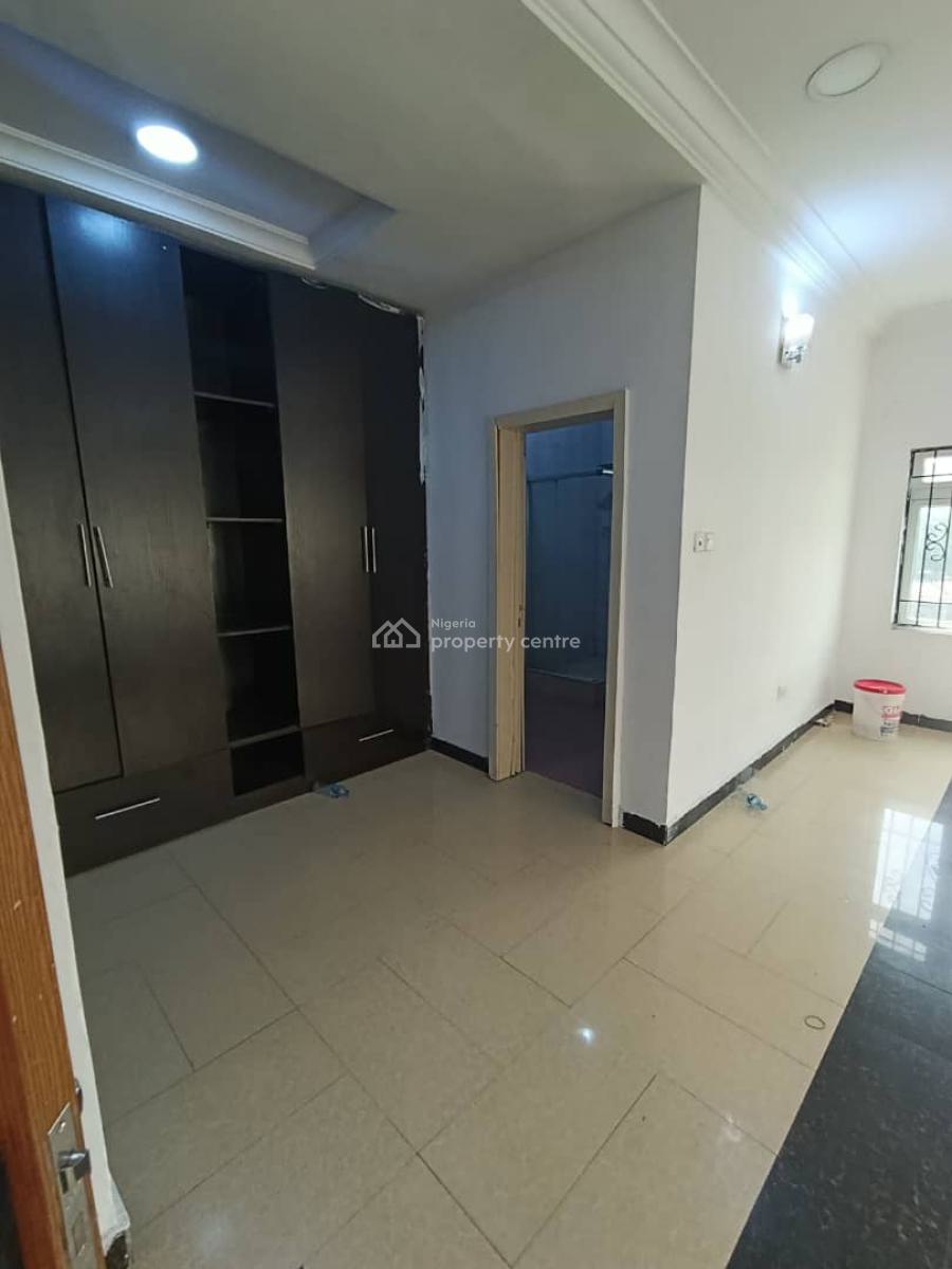 a Luxurious and Spacious Mini Flat, Chevron Drive/ Paradise 3/ Estate Chevron, Lekki, Lagos, Mini Flat (room and Parlour) for Rent