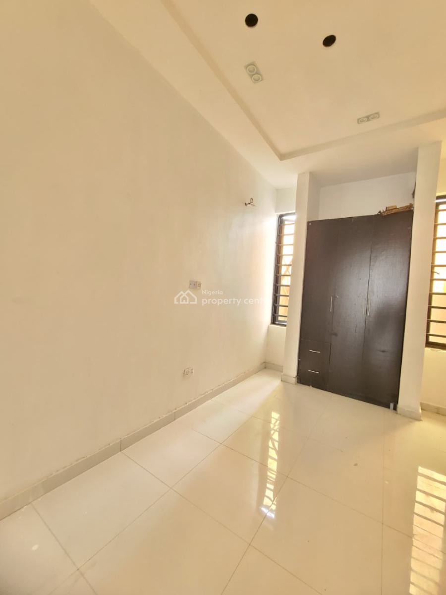 Massive and Stanllll 3bedroom Terrace Duplex, Ikota Gra, Lekki, Lagos, Terraced Duplex for Sale