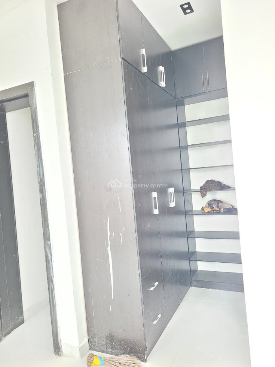 Massive and Stanllll 3bedroom Terrace Duplex, Ikota Gra, Lekki, Lagos, Terraced Duplex for Sale