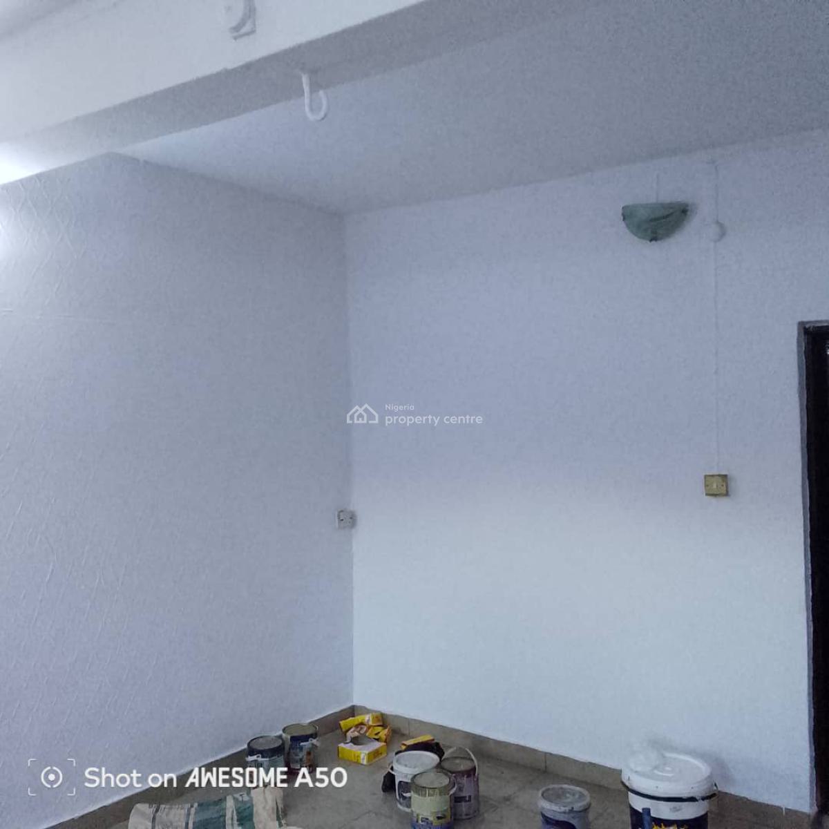 Nice and Newly Renovated 3 Bedroom Flat in Surulere, Ijesha, Surulere, Lagos, Flat / Apartment for Rent