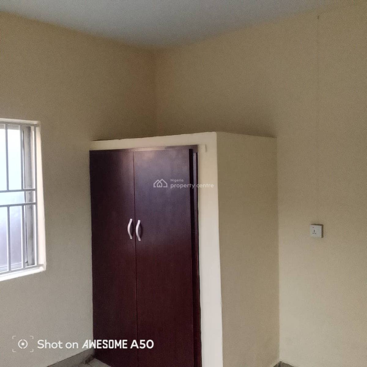 Nice and Newly Renovated 3 Bedroom Flat in Surulere, Ijesha, Surulere, Lagos, Flat / Apartment for Rent
