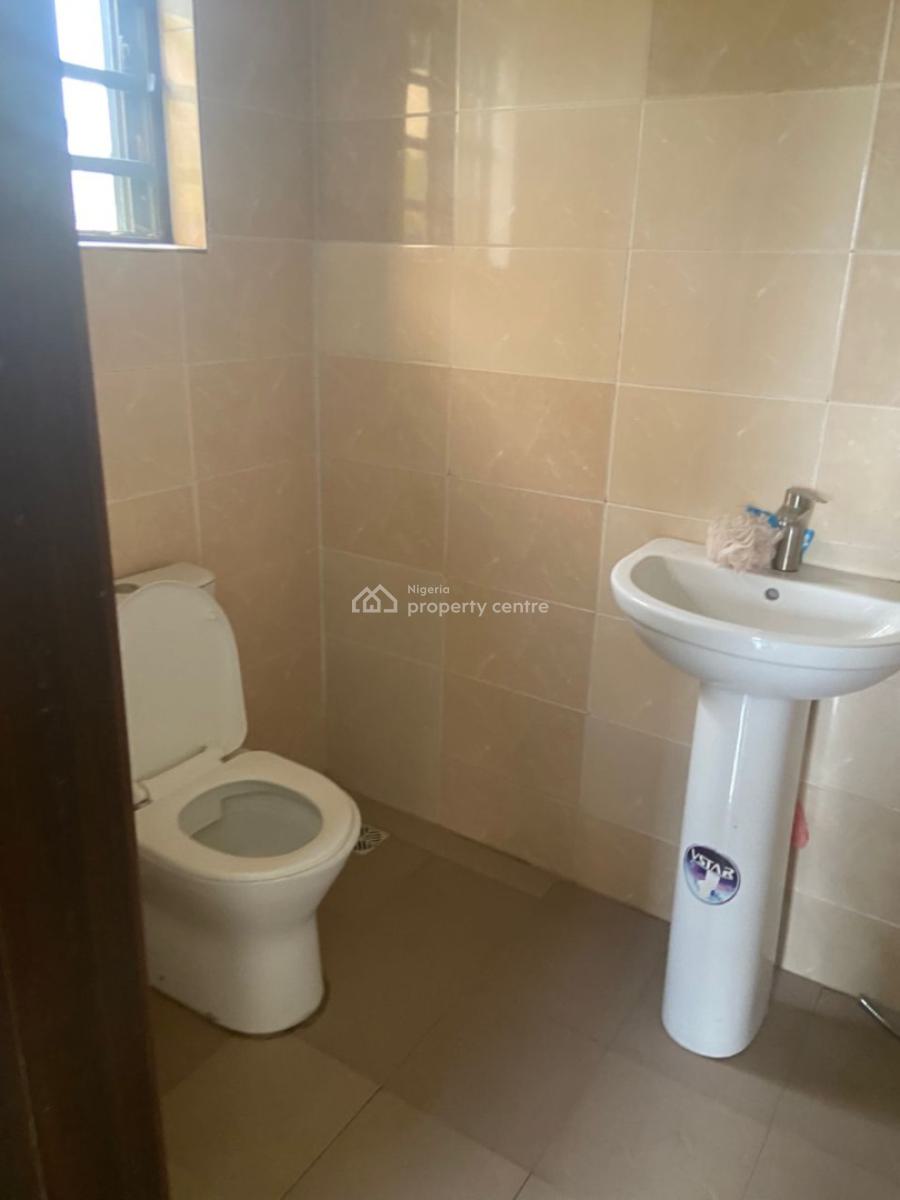 2 Bedroom Flat, Unilag Estate Extension, Gra Phase 1, Magodo, Lagos, Flat / Apartment for Rent