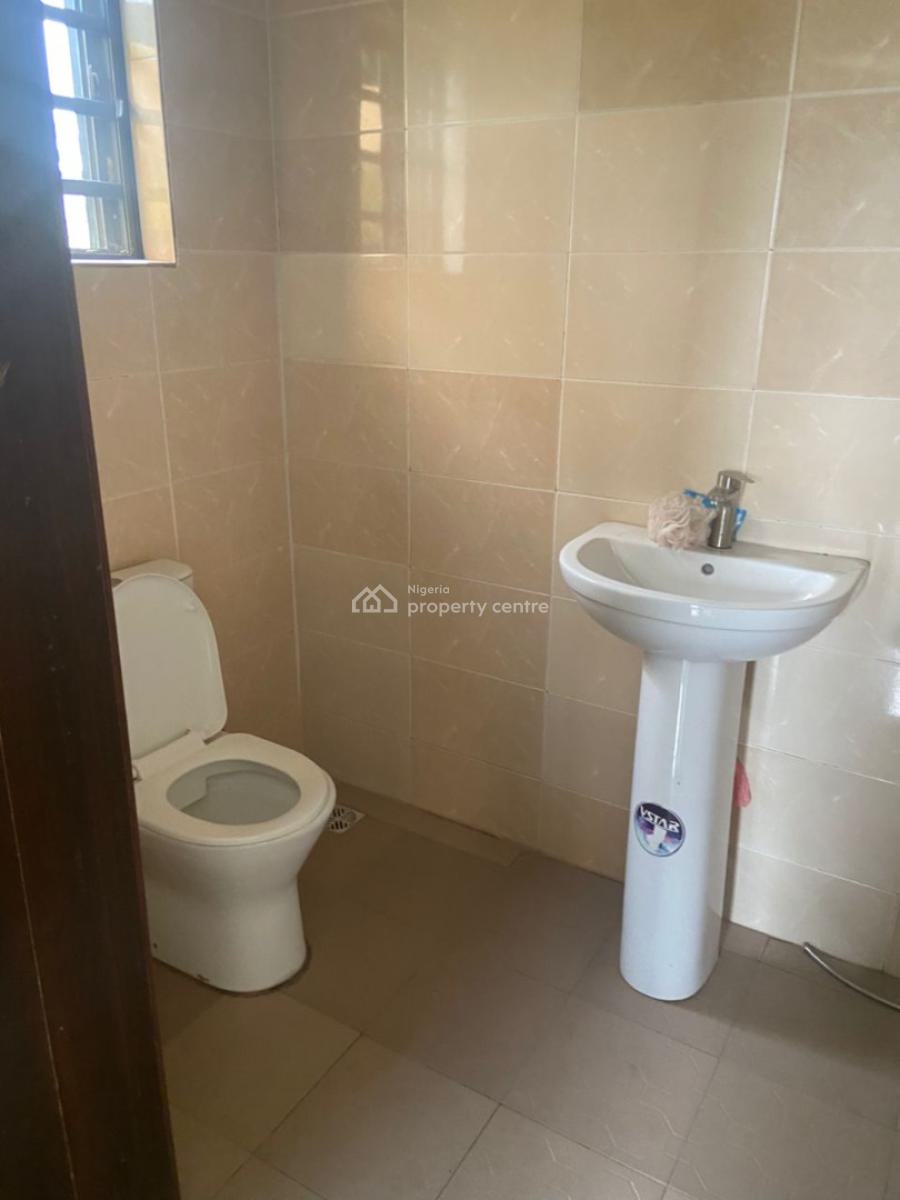 2 Bedroom Flat Apartment, Gra Phase 1, Magodo, Lagos, Flat / Apartment for Rent