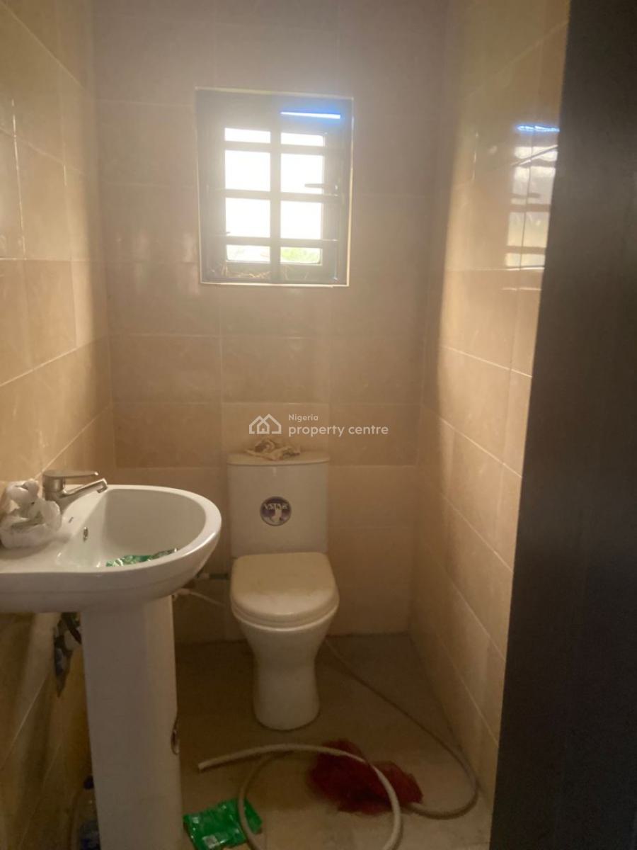 2 Bedroom Flat Apartment, Gra Phase 1, Magodo, Lagos, Flat / Apartment for Rent