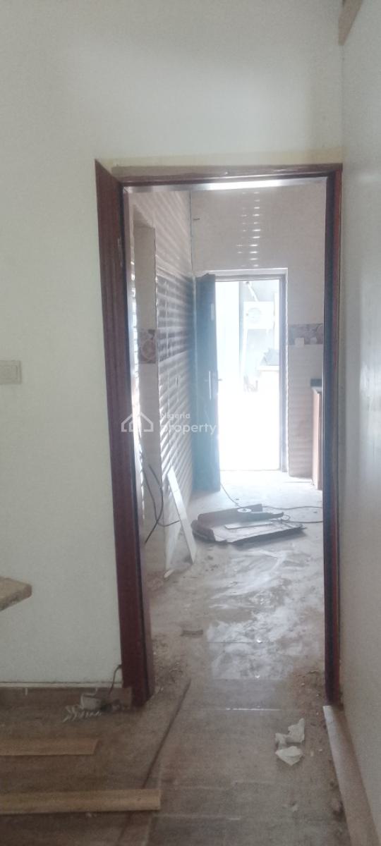 a Standard Room and Parlor with Well Fitted Kichen, Chevron Drive/ Paradise 3/ Chevron, Lekki, Lagos, Mini Flat (room and Parlour) for Rent