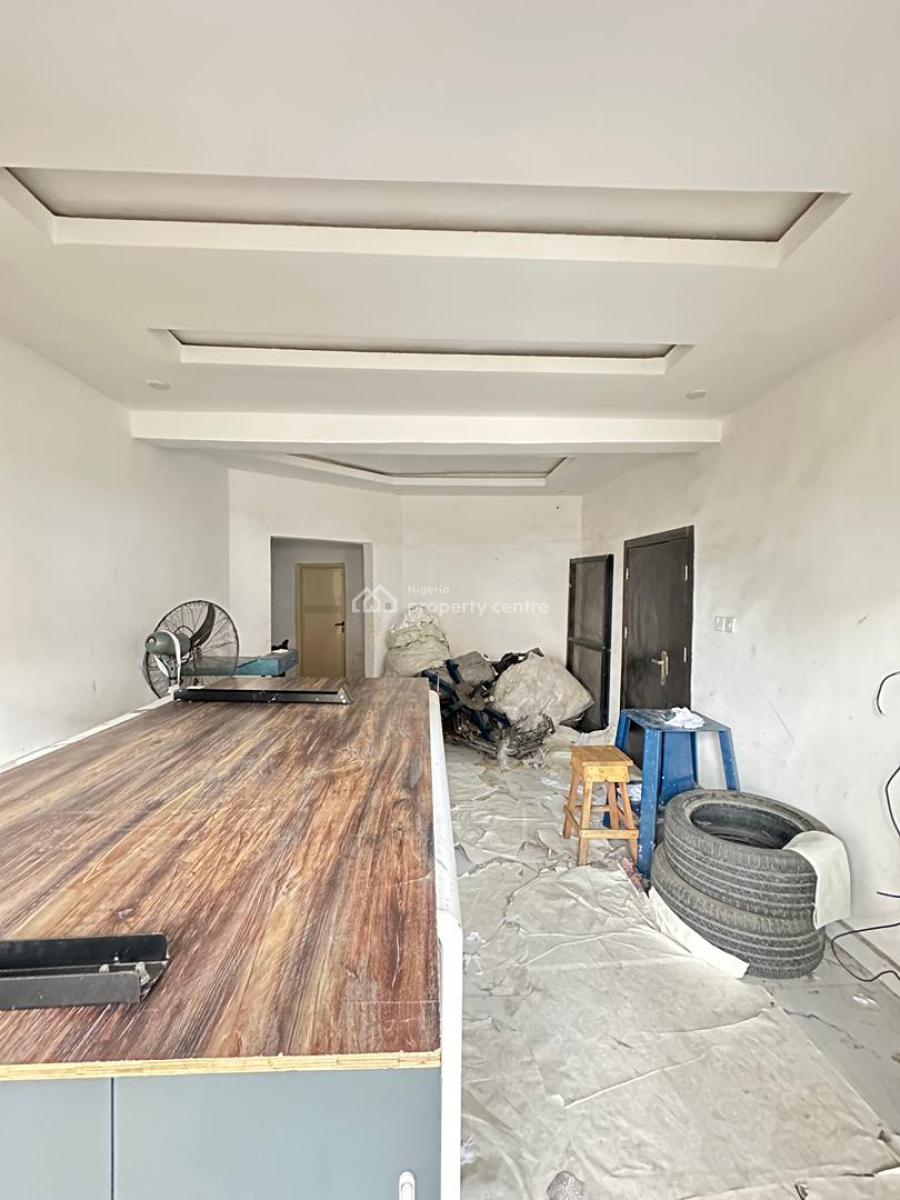 Luxurious 3 Bedroom Apartment, Surulere, Surulere, Lagos, Block of Flats for Sale