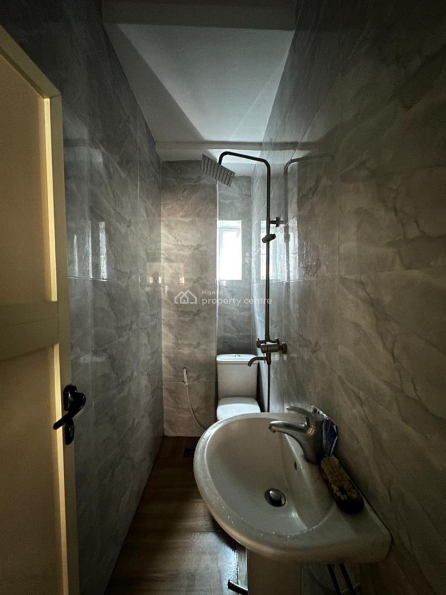 Luxurious 3 Bedroom Apartment, Surulere, Surulere, Lagos, Block of Flats for Sale