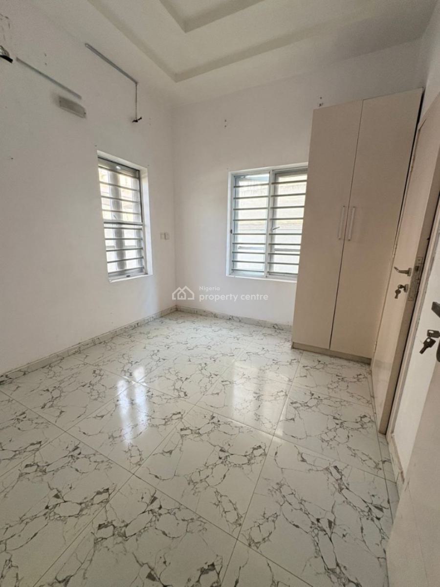 Single Room Downstairs, Ikota, Lekki, Lagos, Flat / Apartment for Rent