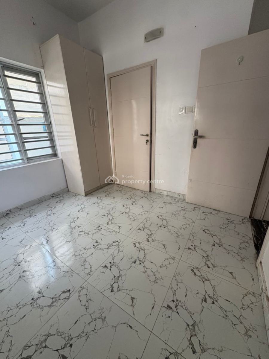 Single Room Downstairs, Ikota, Lekki, Lagos, Flat / Apartment for Rent