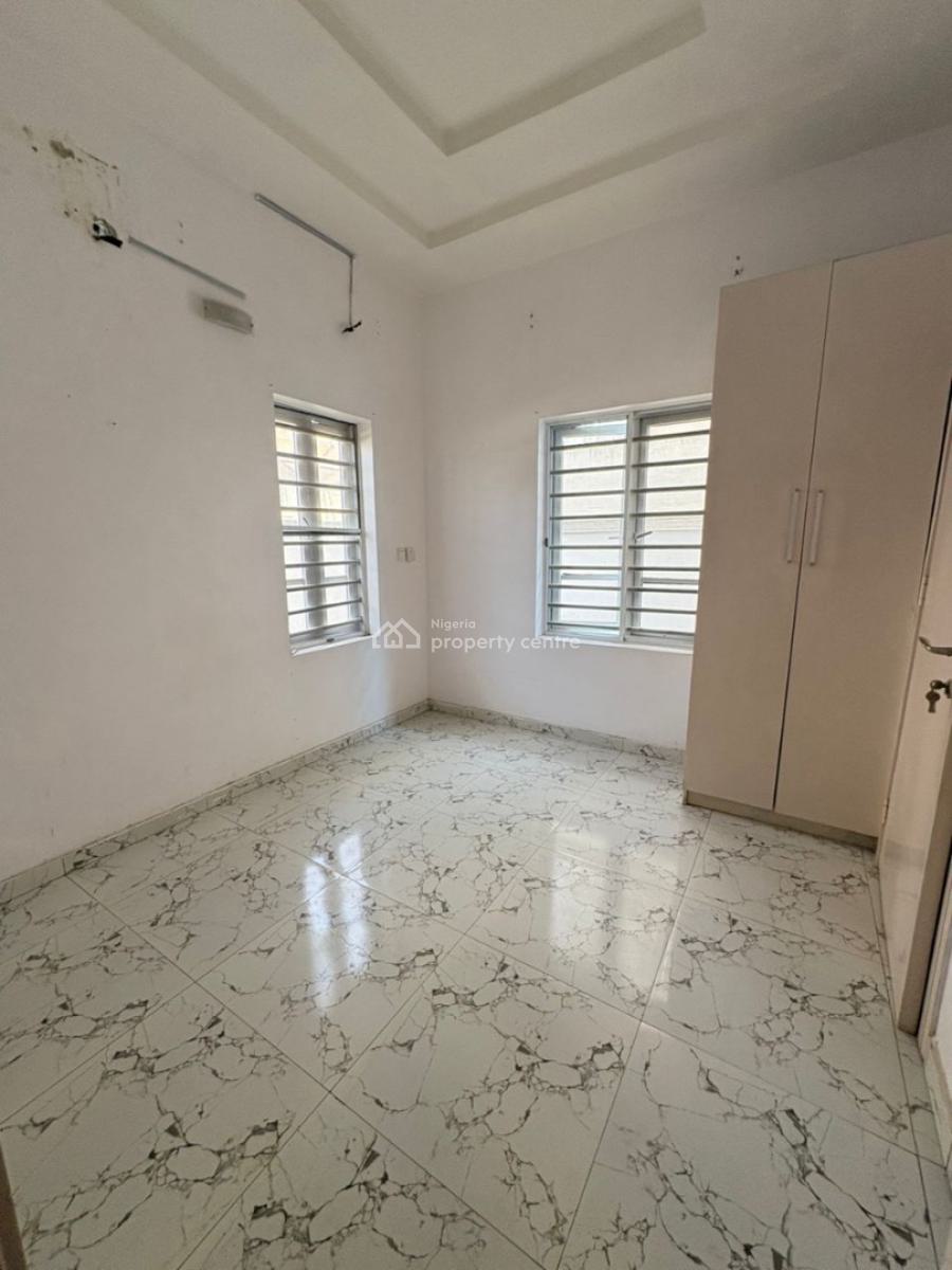 Single Room Downstairs, Ikota, Lekki, Lagos, Flat / Apartment for Rent