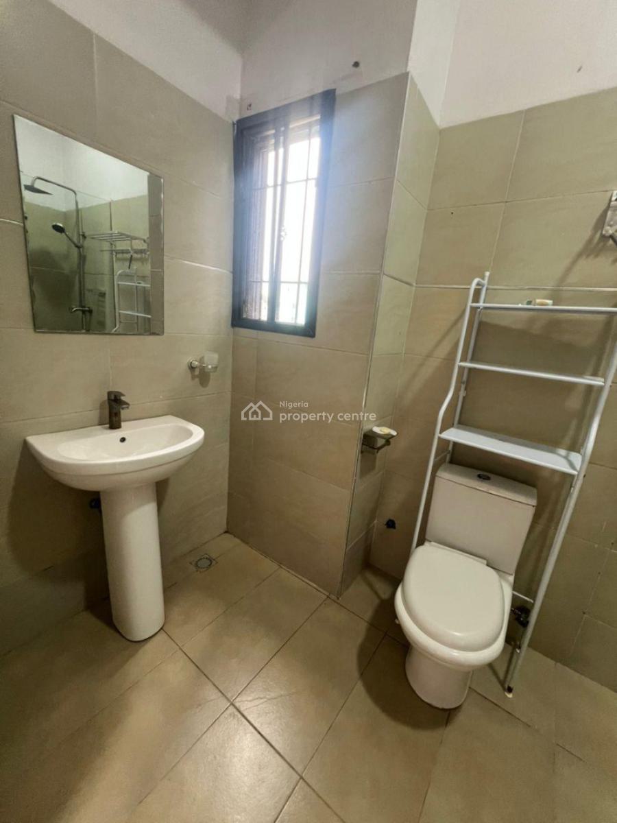 Spacious 3 Bedroom Flat, Oral Estate, Lekki, Lagos, Flat / Apartment for Rent