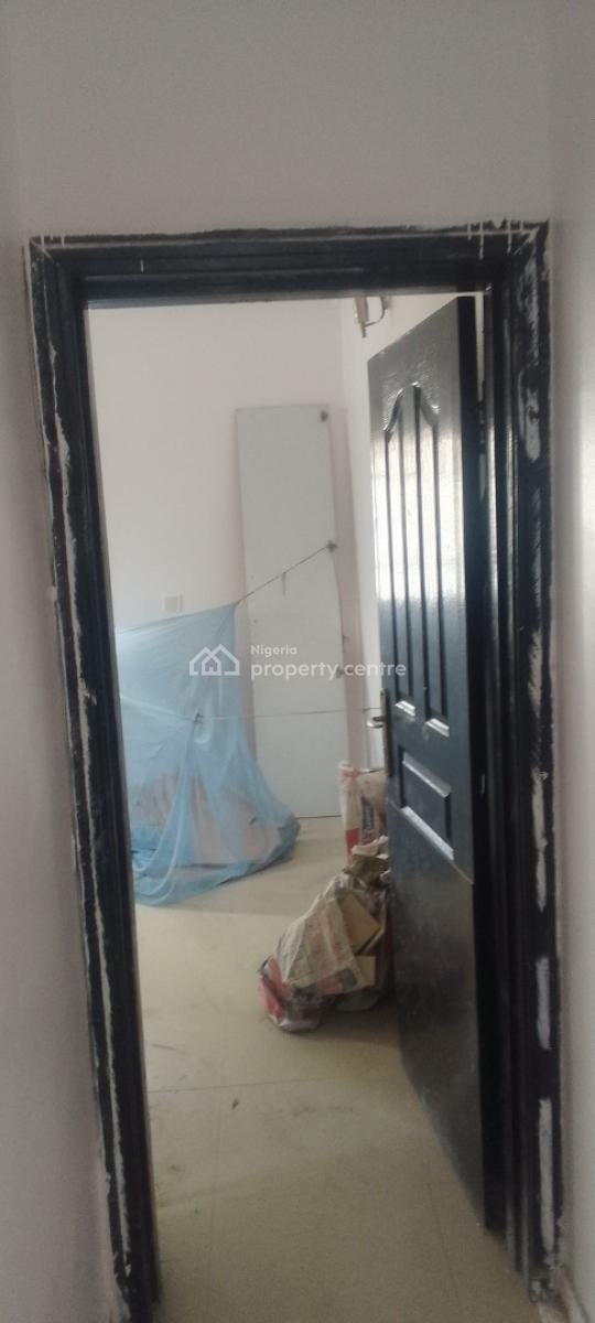 a Spacious Mini Flat, Chevron Drive/ Carlton Gate Estate/ Chevron, Lekki, Lagos, Mini Flat (room and Parlour) for Rent