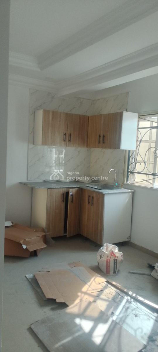 a Spacious Mini Flat, Chevron Drive/ Carlton Gate Estate/ Chevron, Lekki, Lagos, Mini Flat (room and Parlour) for Rent