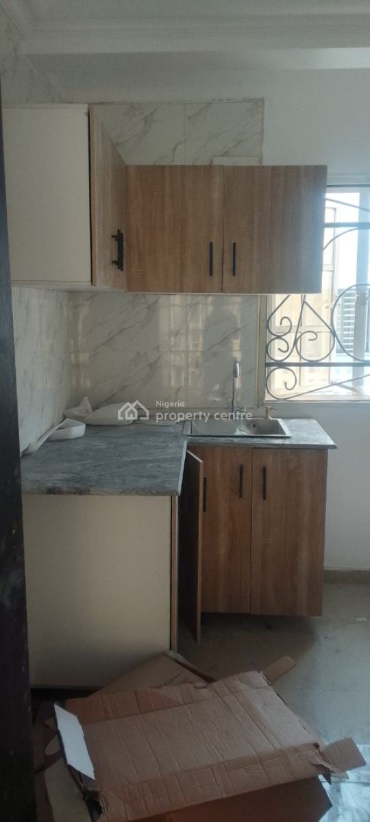 a Spacious Mini Flat, Chevron Drive/ Carlton Gate Estate/ Chevron, Lekki, Lagos, Mini Flat (room and Parlour) for Rent