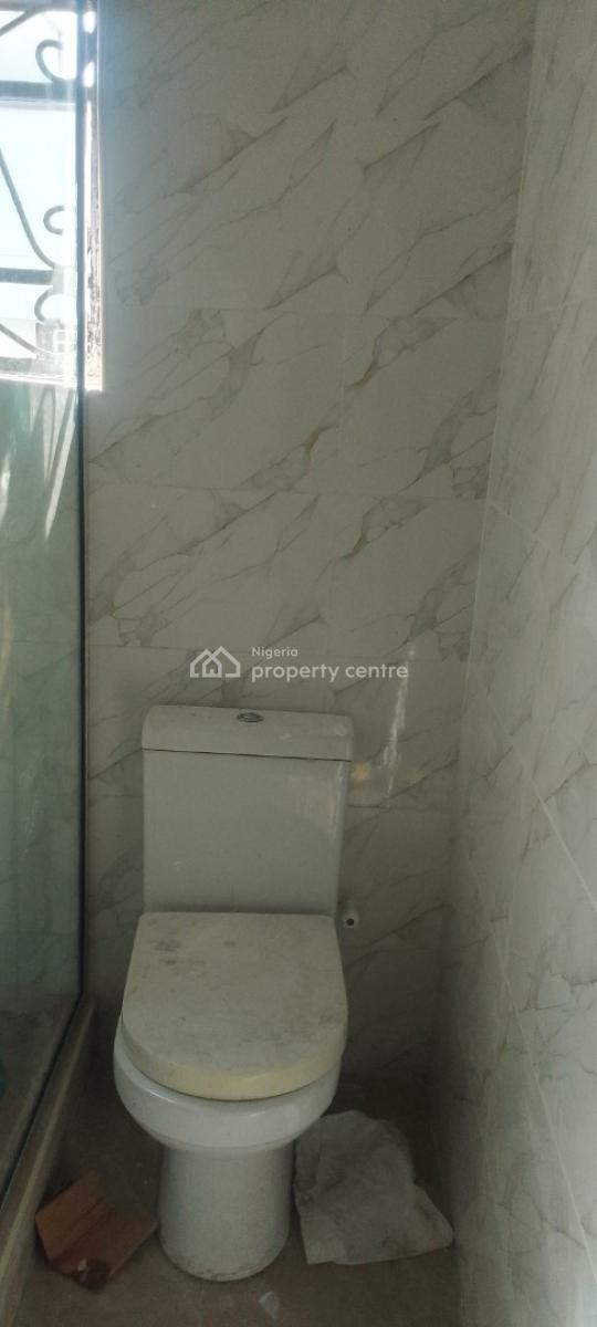 a Spacious Mini Flat, Chevron Drive/ Carlton Gate Estate/ Chevron, Lekki, Lagos, Mini Flat (room and Parlour) for Rent