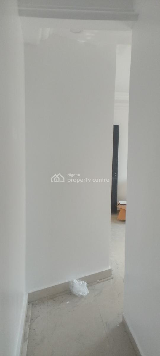 a Spacious Mini Flat, Chevron Drive/ Carlton Gate Estate/ Chevron, Lekki, Lagos, Mini Flat (room and Parlour) for Rent